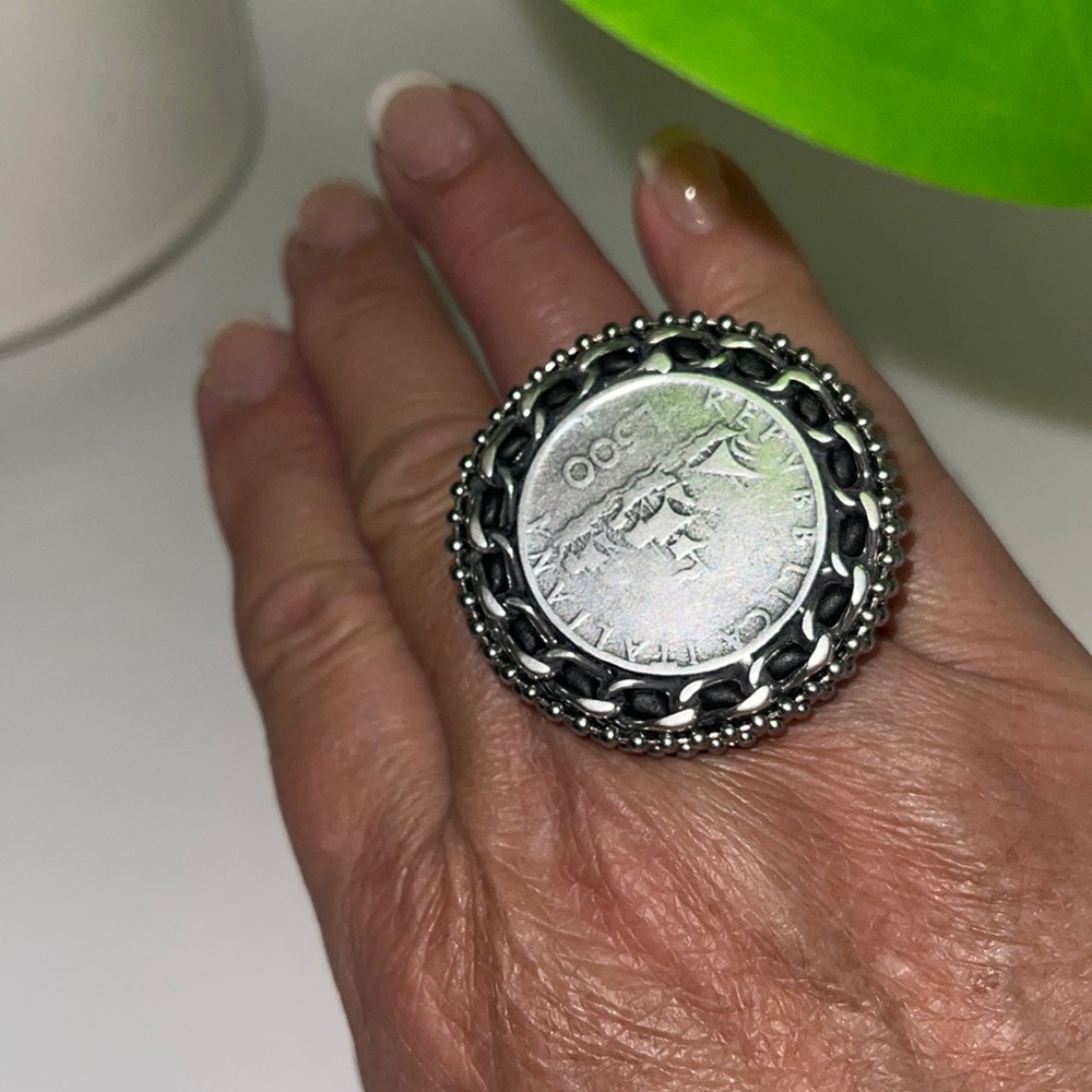 Huge & Bold ALUMINIUM COIN ADJ RING
Aluminum metal from Italy Christmas Gift